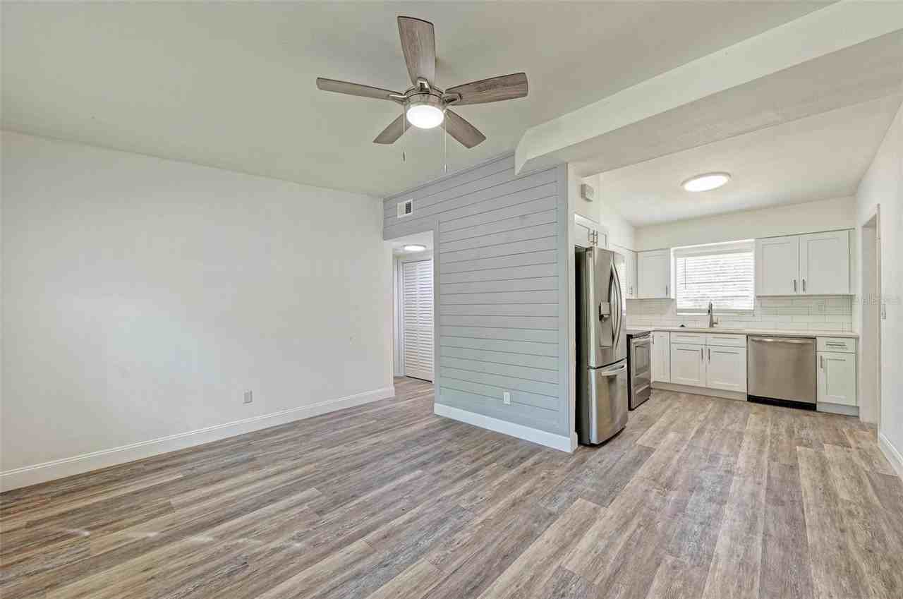 6703 N 30th St - Photo 5 of 27