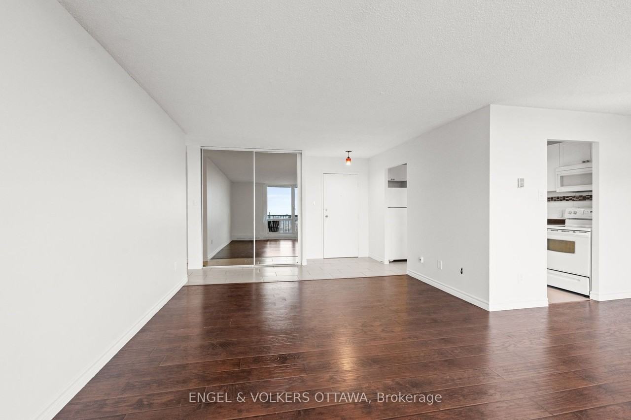 665 Las Brisas Apts. - Photo 6 of 32