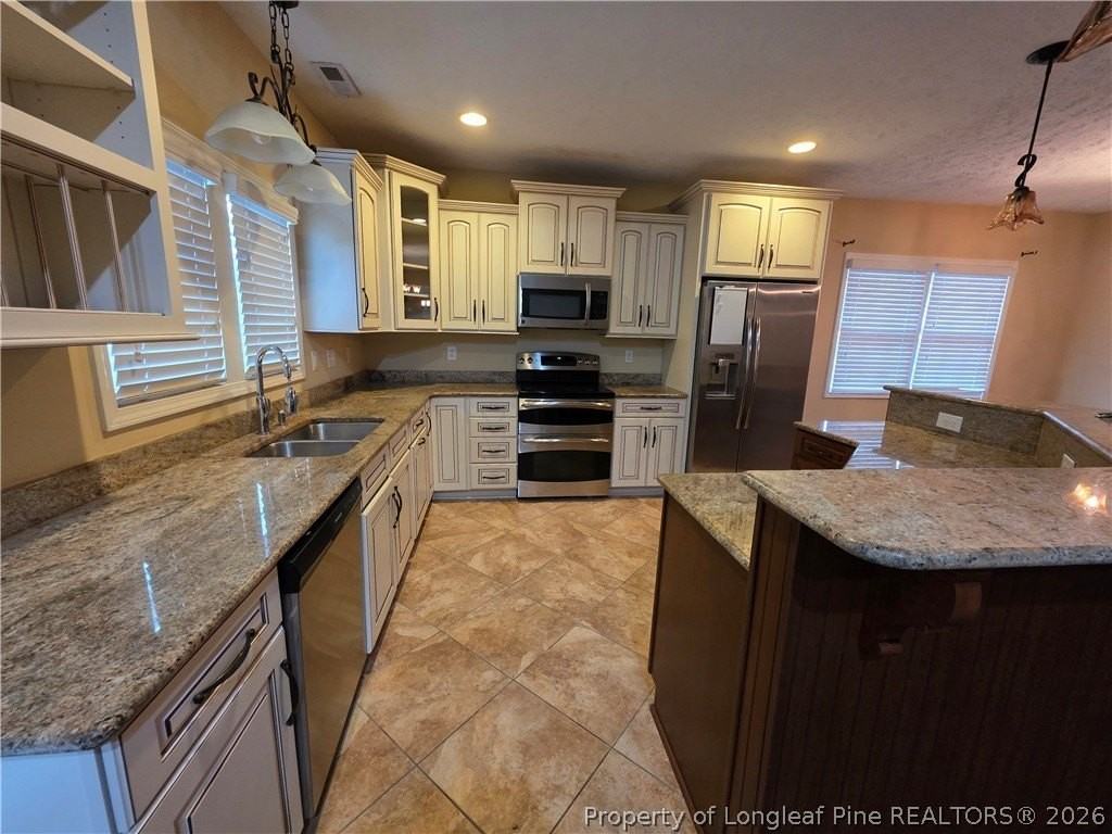 399 Admiral Dr - Photo 6 of 10