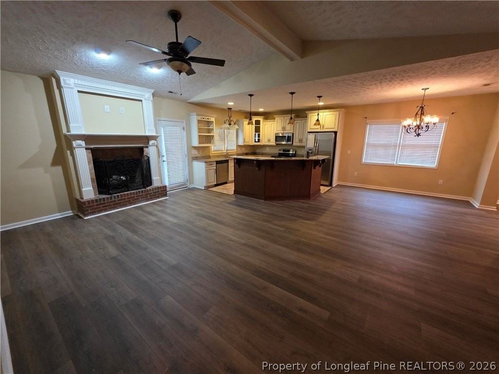 399 Admiral Dr - Photo 7 of 10