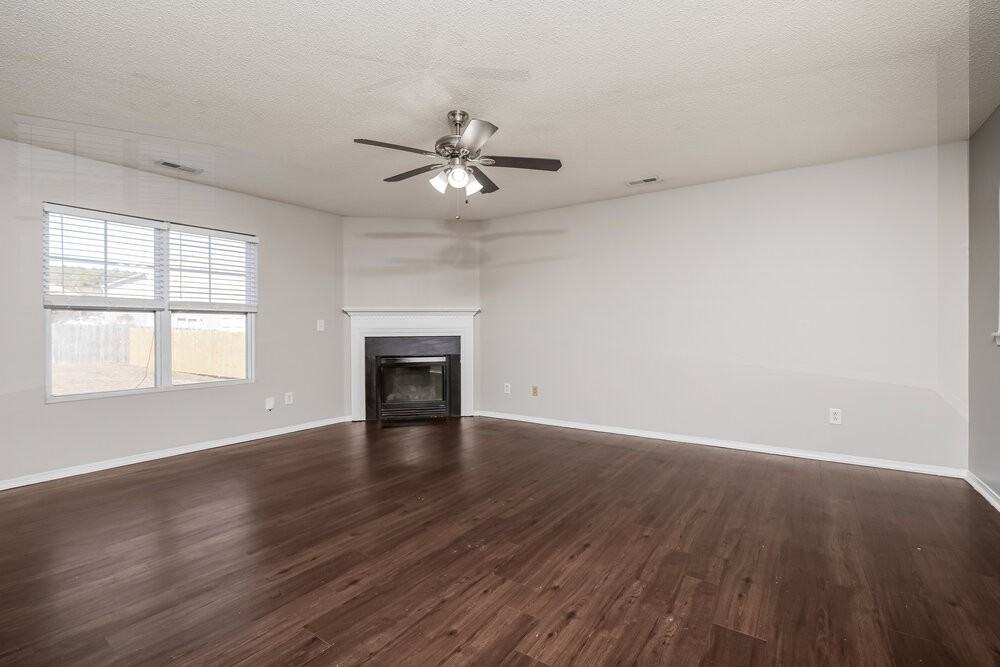 953 Mailwood Dr - Photo 4 of 17