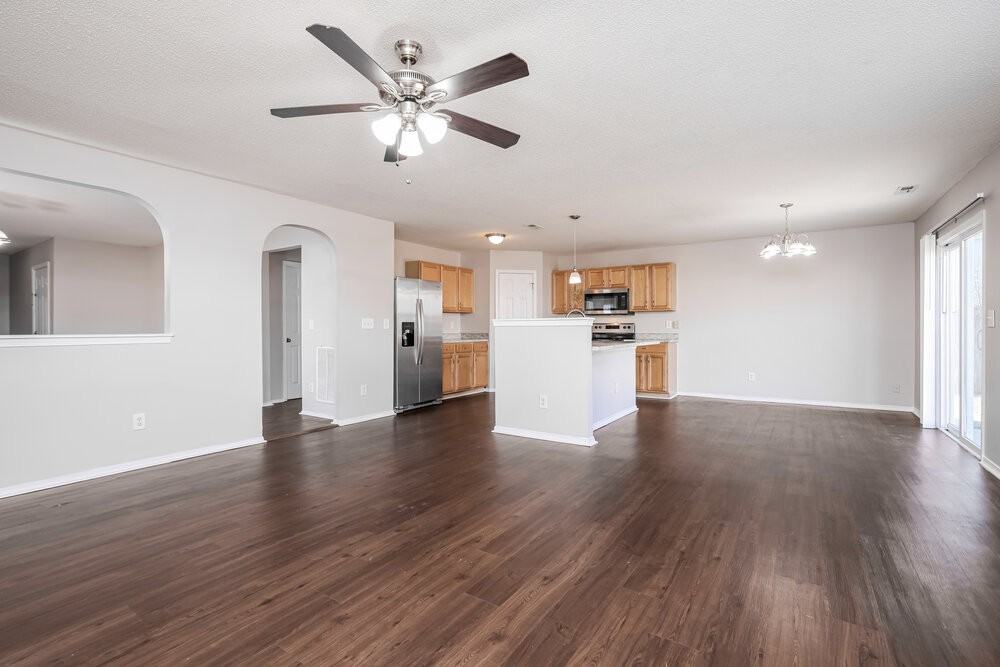 953 Mailwood Dr - Photo 5 of 17