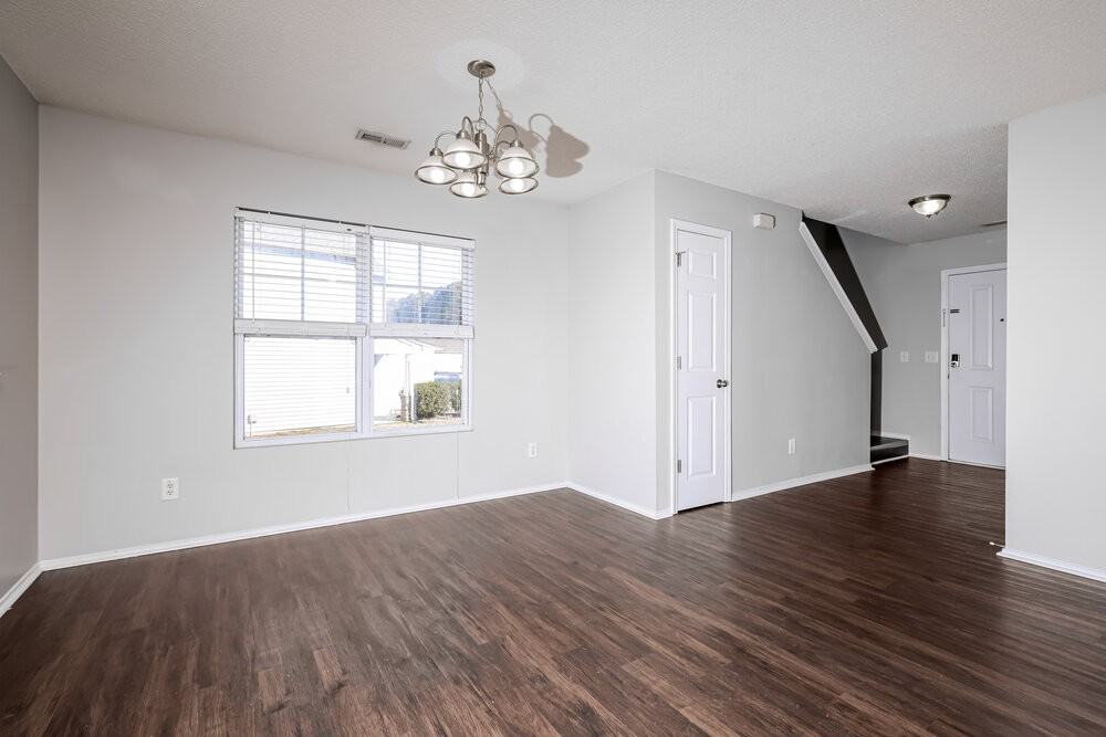 953 Mailwood Dr - Photo 6 of 17