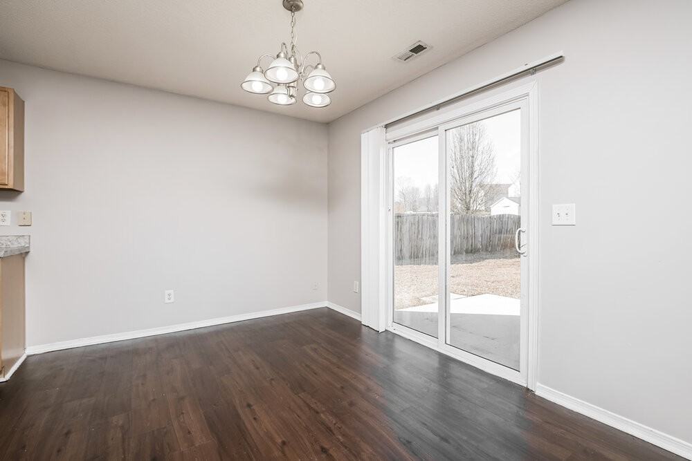 953 Mailwood Dr - Photo 7 of 17