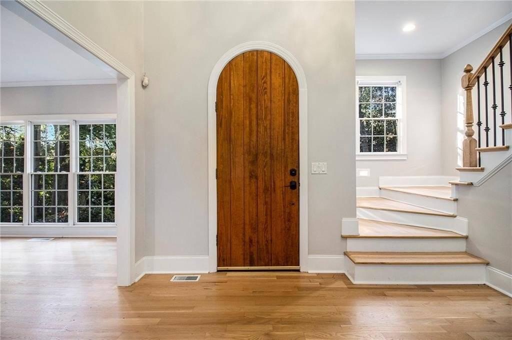 960 Landmark Dr - Photo 5 of 50