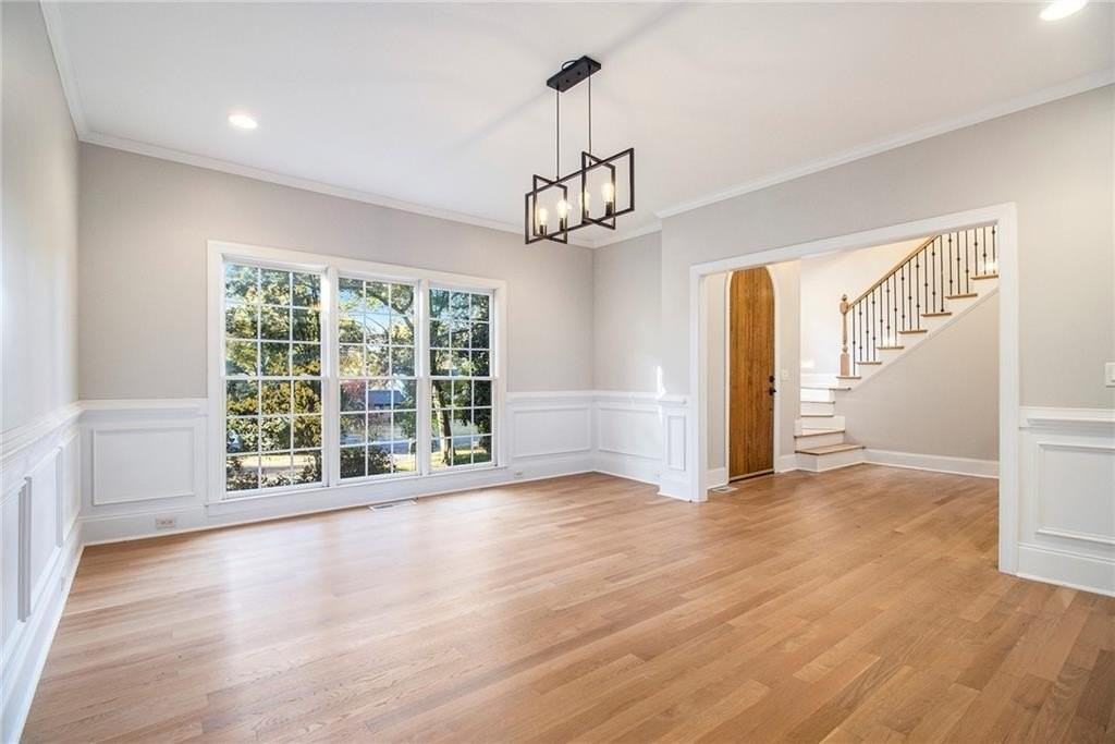 960 Landmark Dr - Photo 6 of 50