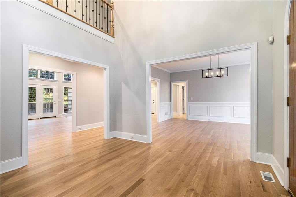 960 Landmark Dr - Photo 7 of 50