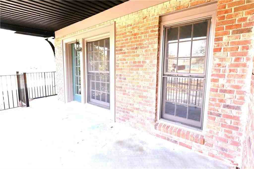 3091 Colonial Way Apt H2 #H2 - Photo 3 of 17