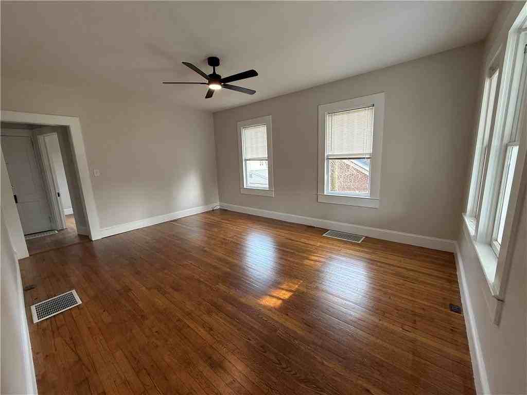 620 Bradford St Nw - Photo 2 of 9