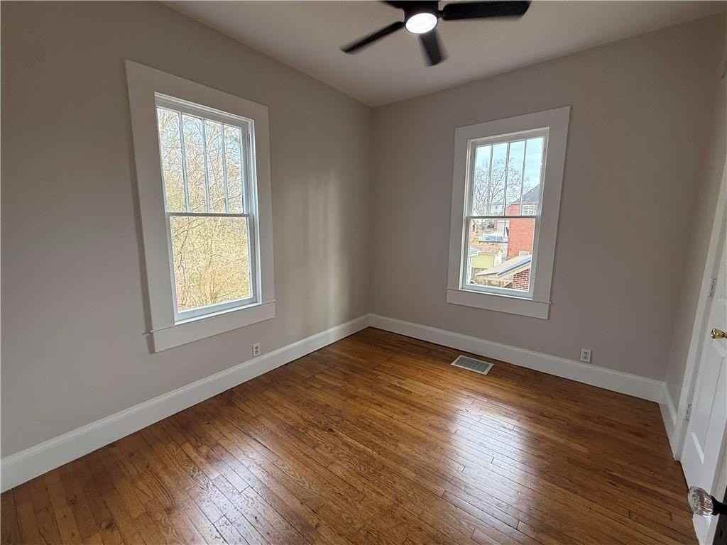 620 Bradford St Nw - Photo 6 of 9