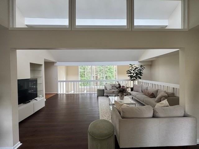 192 Kings Row Ne - Photo 2 of 25