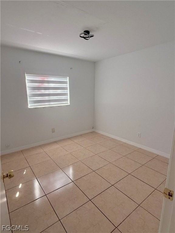 3707 10th St W - Photo 4 of 8