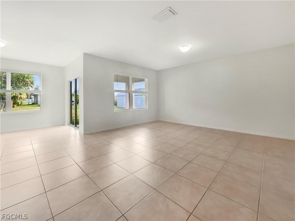 131 Ne 23rd Pl - Photo 5 of 16