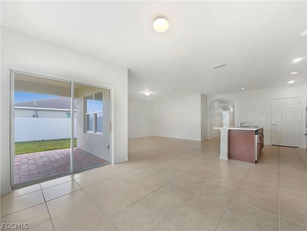 131 Ne 23rd Pl - Photo 7 of 16