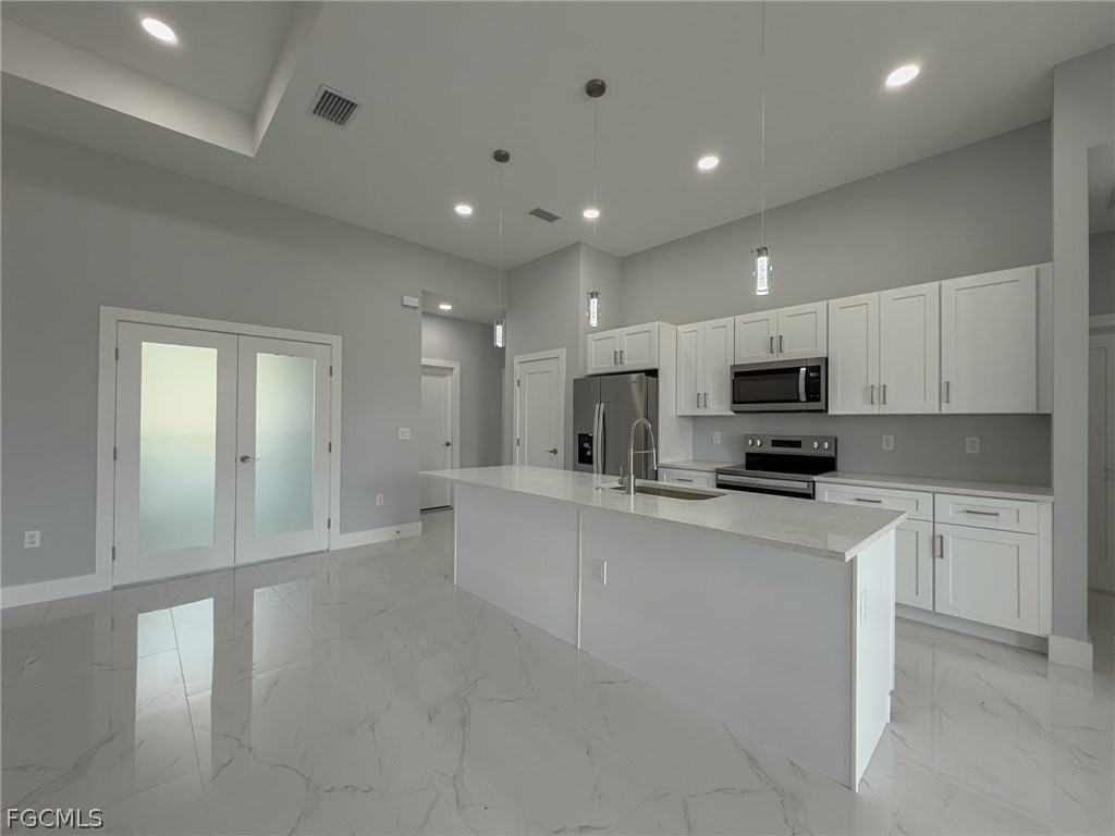 417 Paddock St - Photo 5 of 37