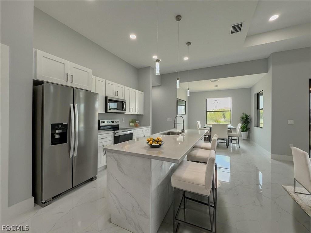 417 Paddock St - Photo 7 of 37