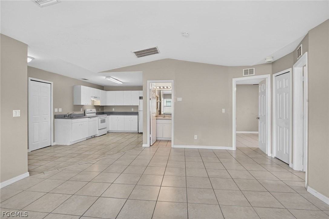 848 Holmes Ave - Photo 2 of 16