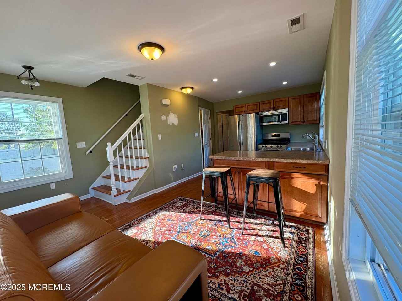 406 9th Ave - Photo 3 of 28