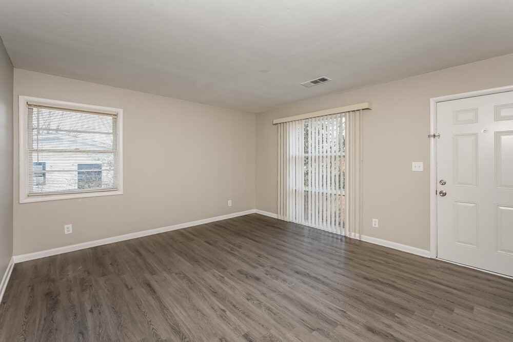 645 Melrose Dr - Photo 4 of 16