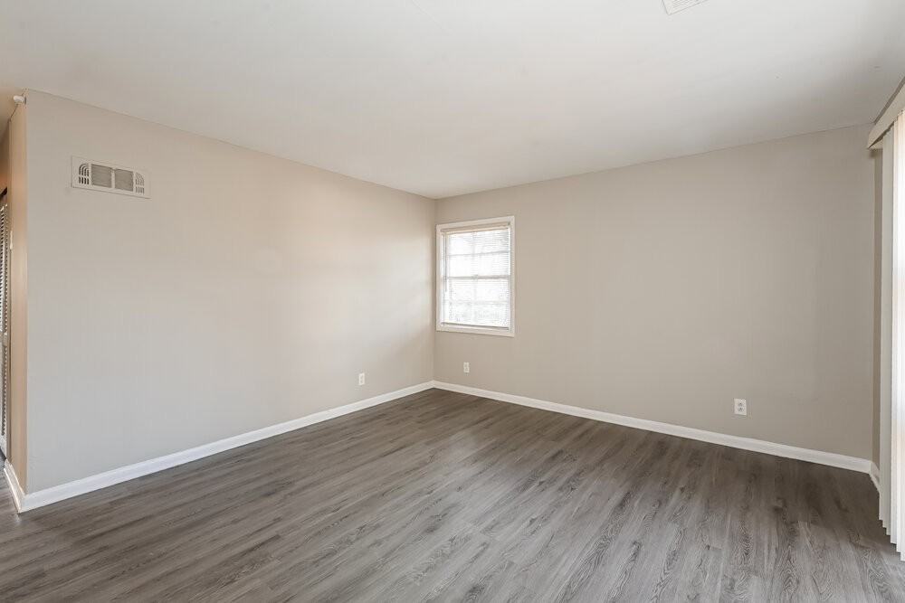 645 Melrose Dr - Photo 6 of 16