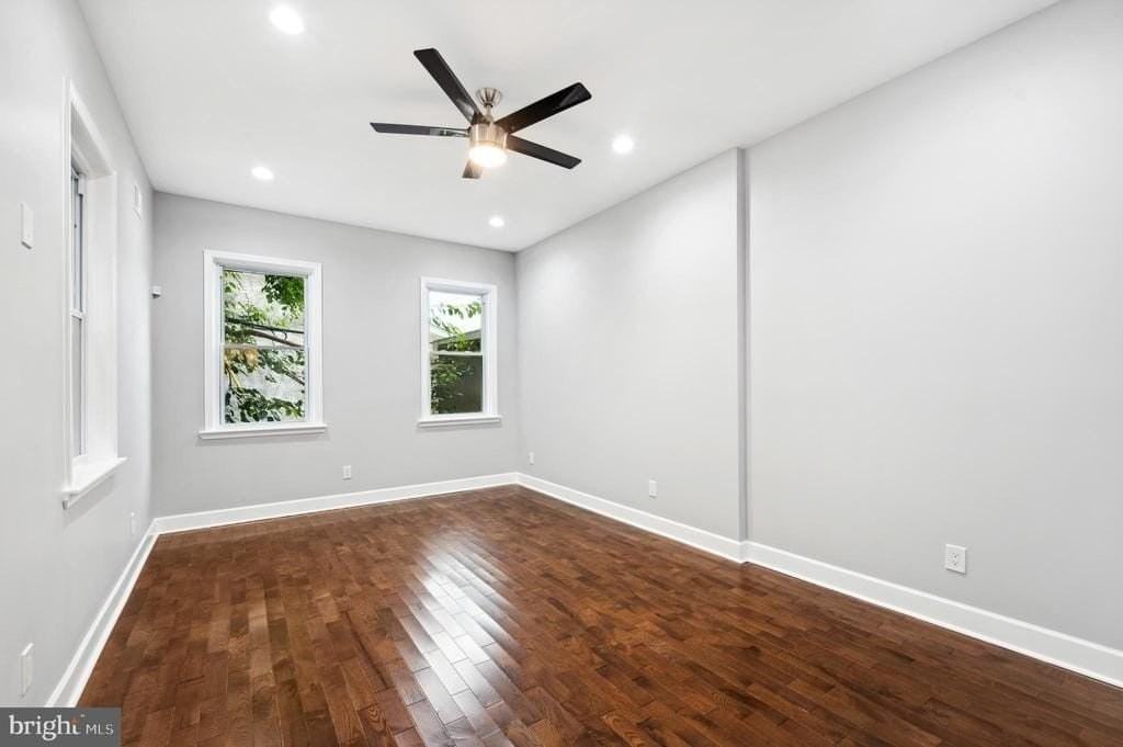 5022 Arch St - Photo 4 of 15