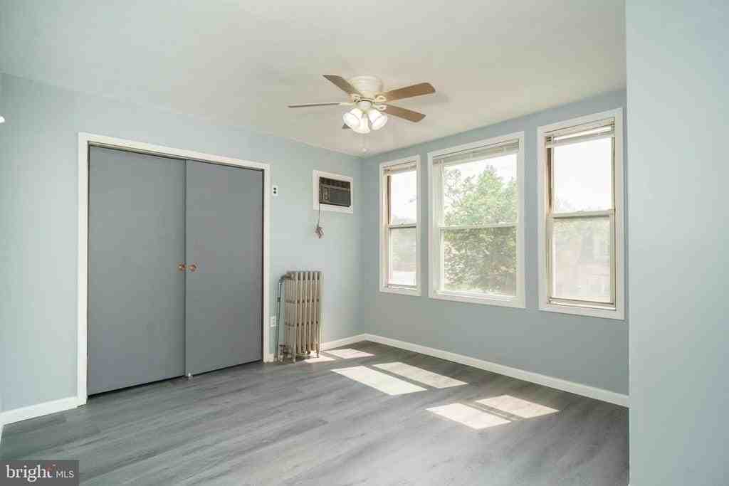 2557 S 61st St - Photo 5 of 19