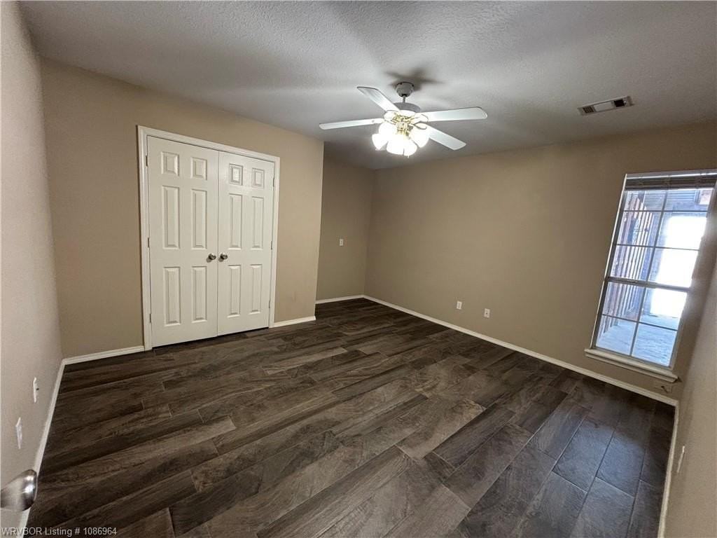 9028 S 28th St - Photo 2 of 13