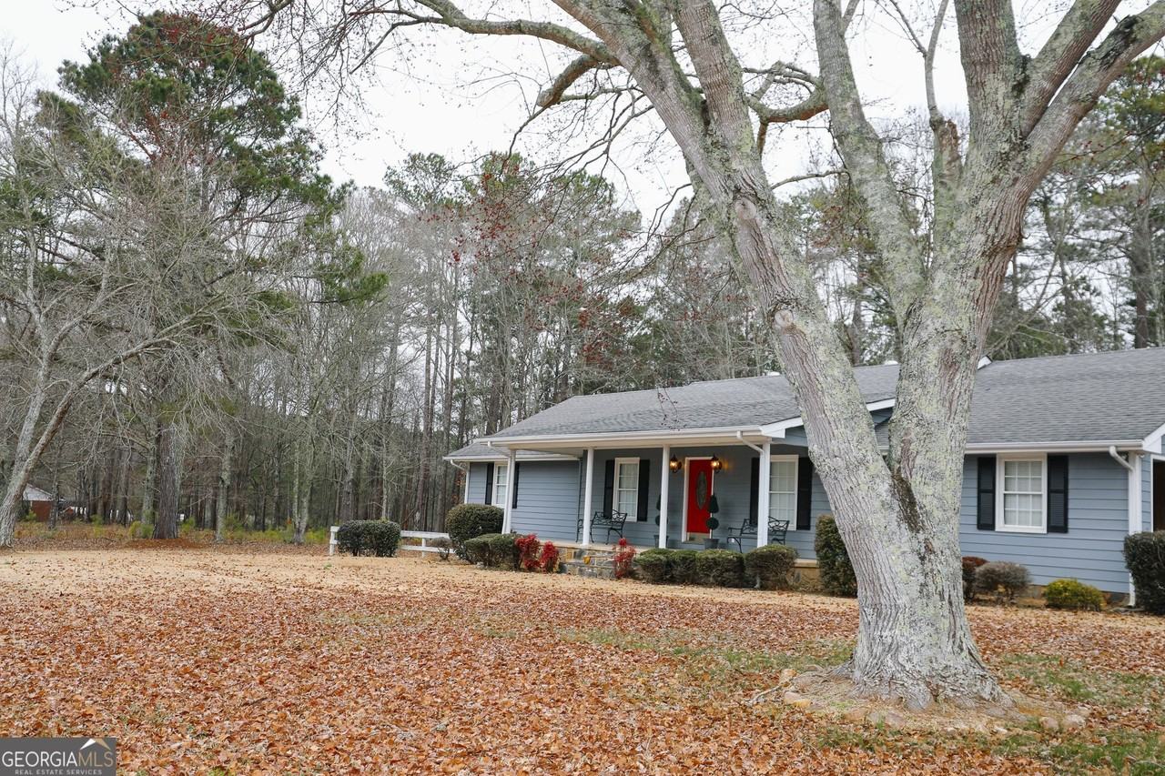 1084 Macedonia Rd - Photo 4 of 33