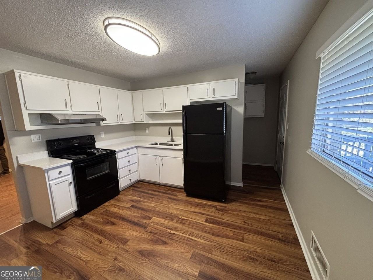 8117 Attleboro Dr - Photo 4 of 15