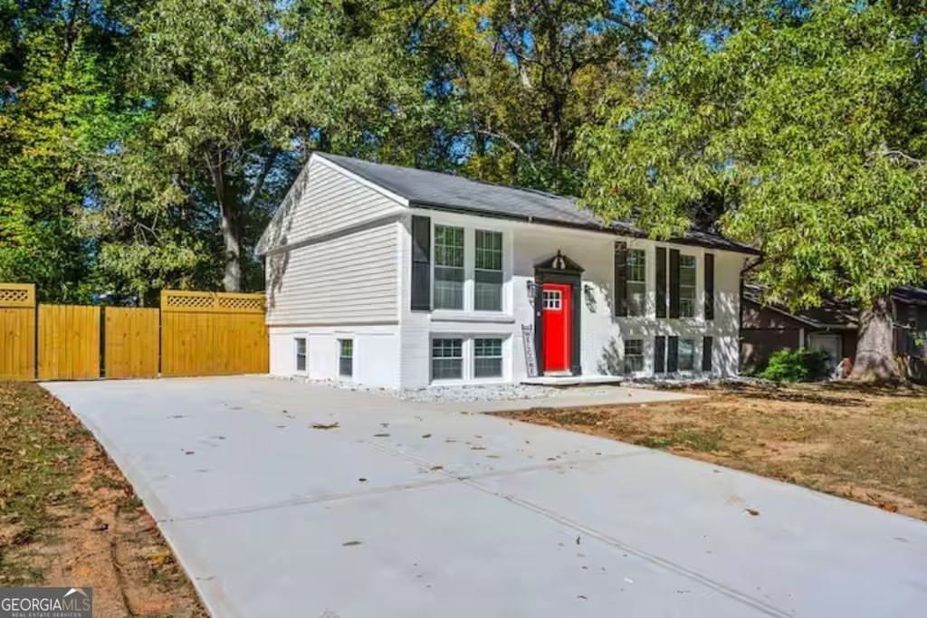 6741 Gano Dr - Photo 2 of 20