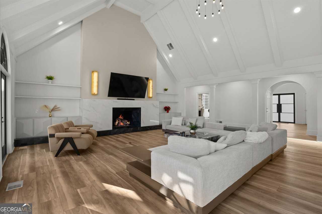 5425 Hoylake Ct - Photo 6 of 50