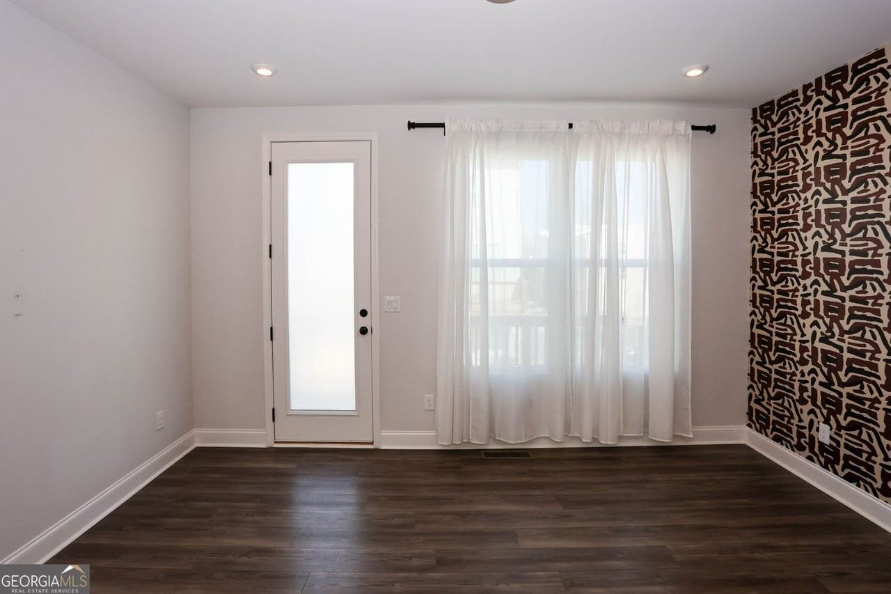 313 Skylar Ter Se - Photo 4 of 35