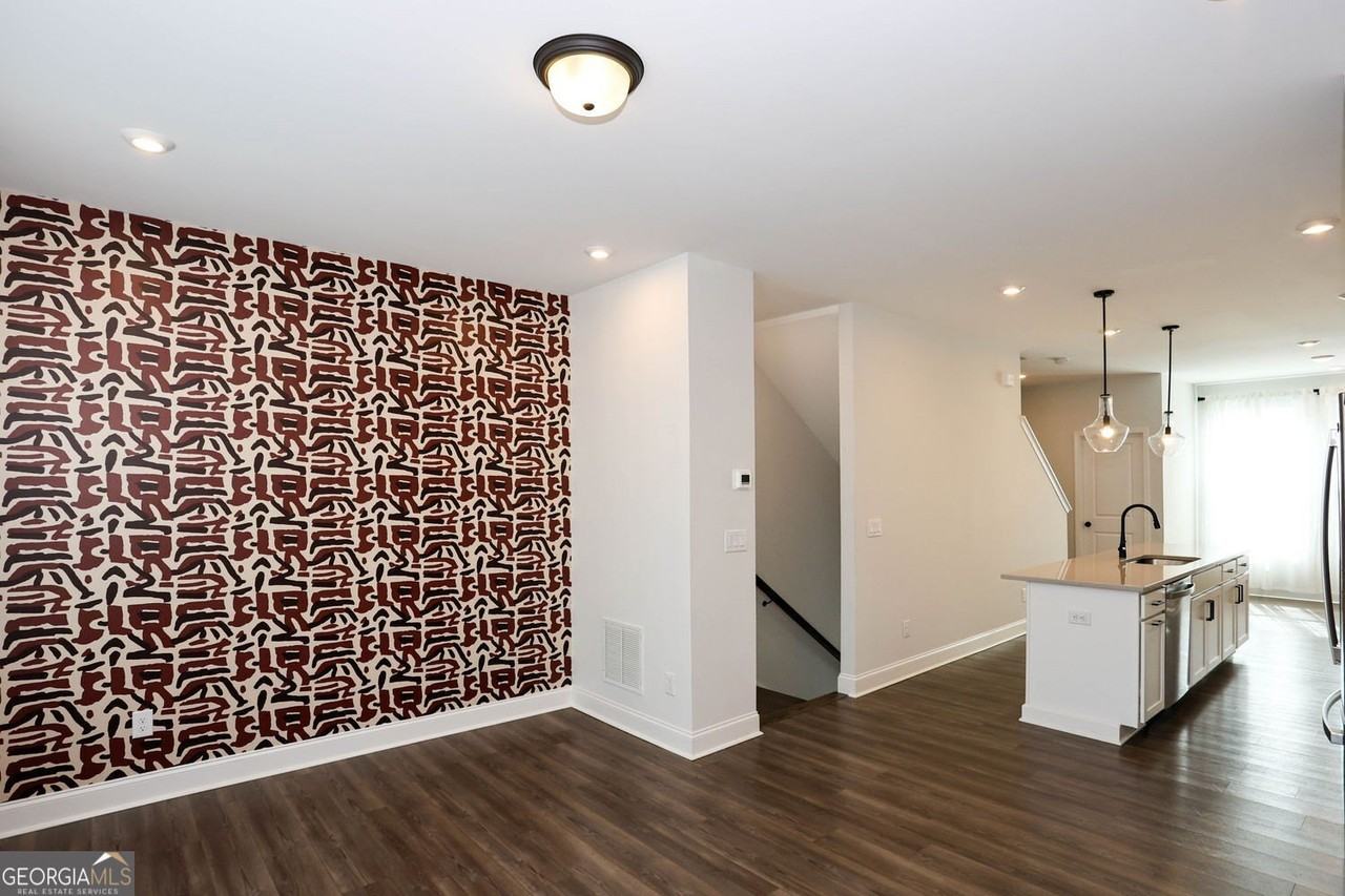 313 Skylar Ter Se - Photo 5 of 35