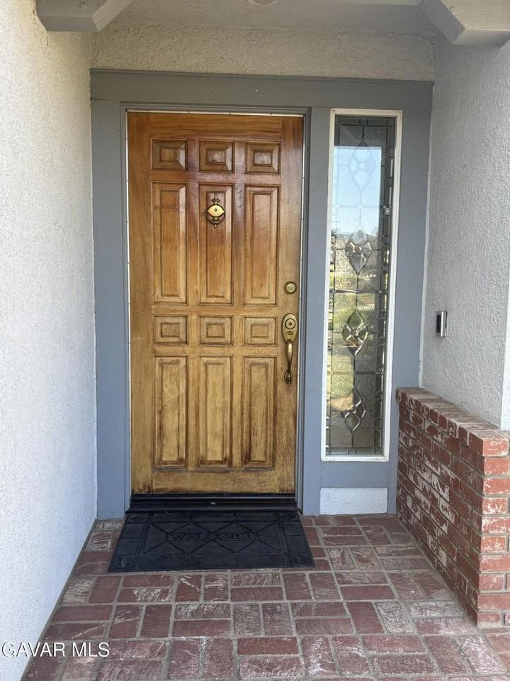 3021 Mariposa Ave - Photo 3 of 14