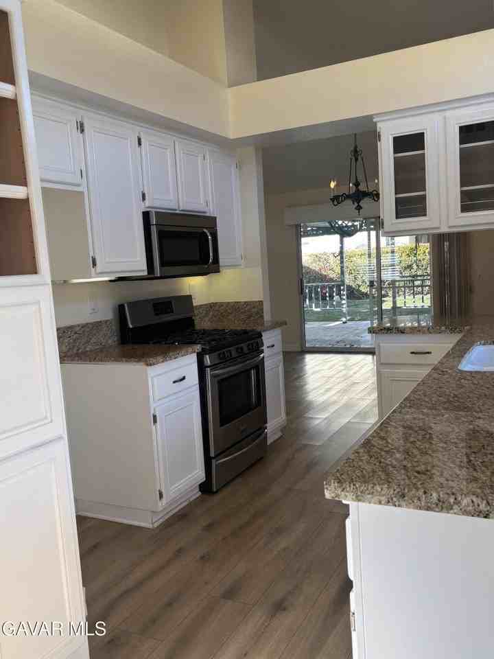 3021 Mariposa Ave - Photo 5 of 14