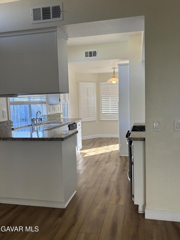 3021 Mariposa Ave - Photo 6 of 14