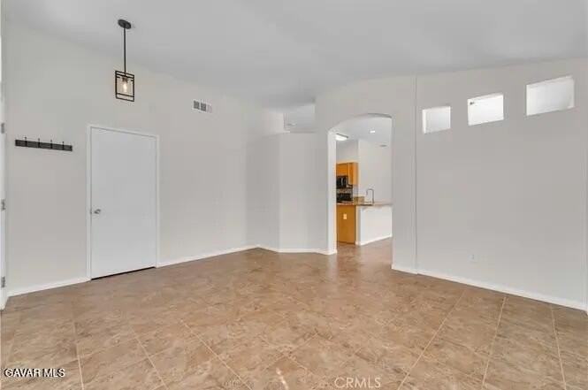 42901 Alep St - Photo 2 of 11