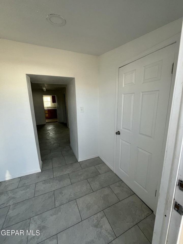 11578 Chisolm Trail Dr - Photo 3 of 27