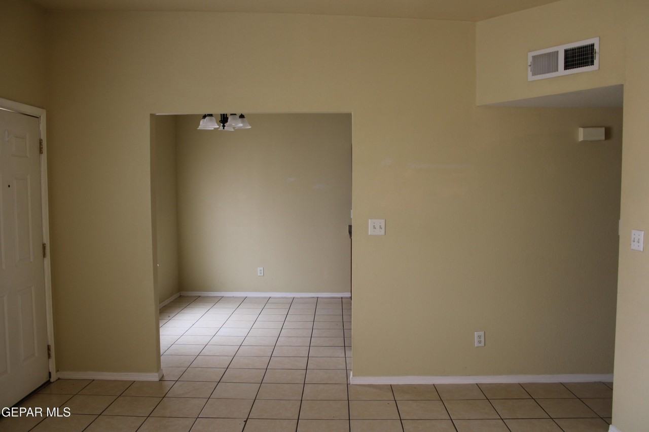 8421 Mercury St Unit B #B - Photo 3 of 15