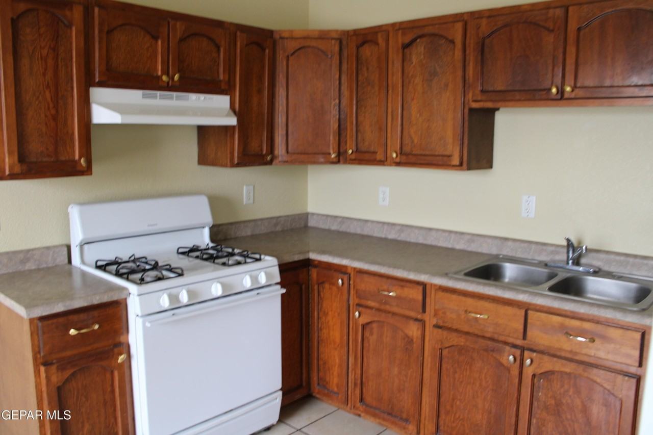 8421 Mercury St Unit B #B - Photo 5 of 15