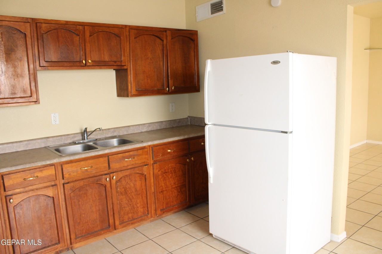 8421 Mercury St Unit B #B - Photo 6 of 15