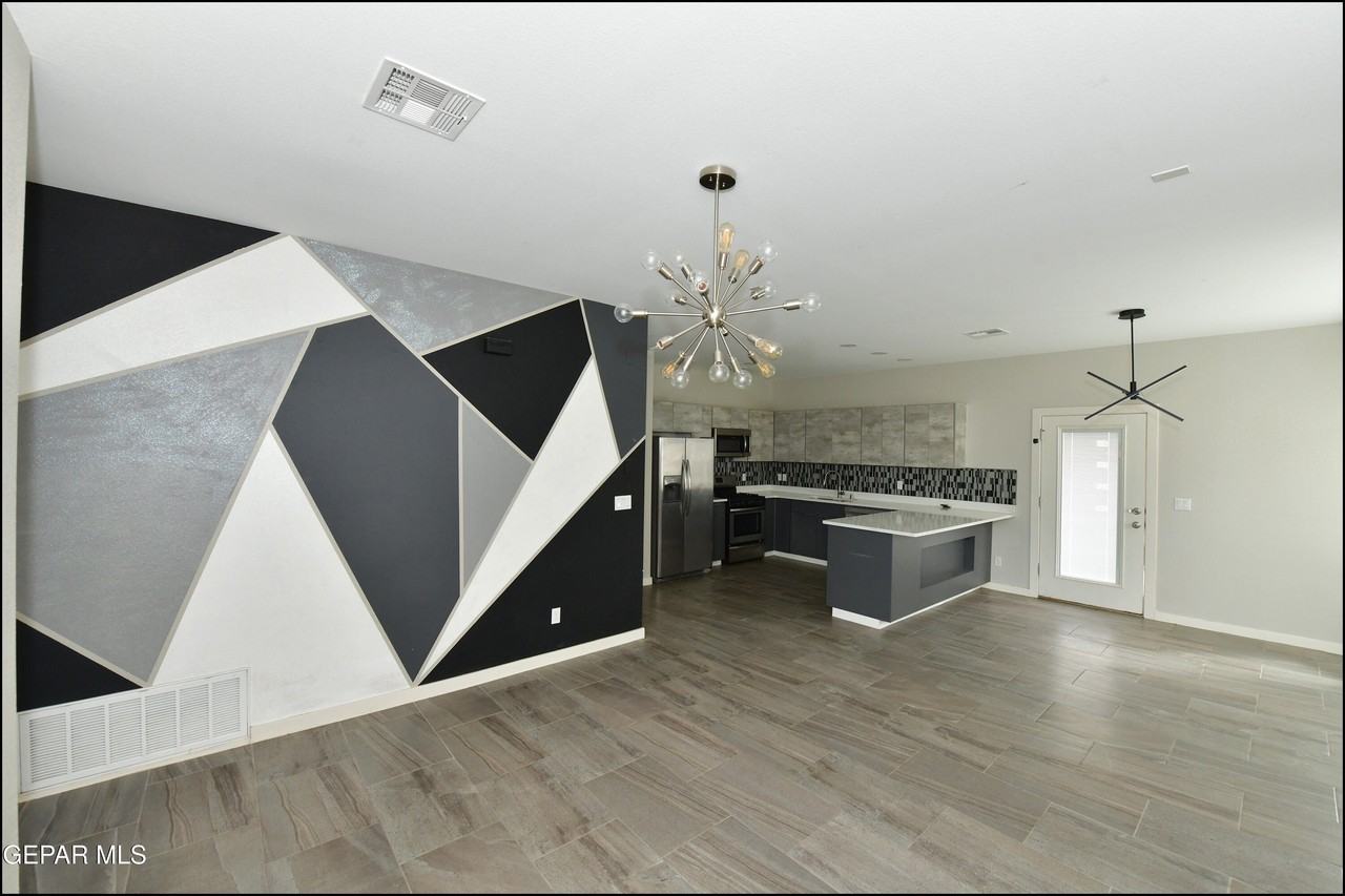 432 Stetson Dr - Photo 7 of 39