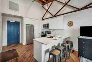 207 Gloucester St #204 - Photo 1 of 1