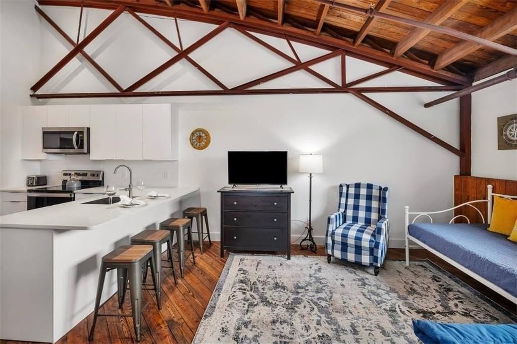 207 Gloucester St #204 - Photo 3 of 15