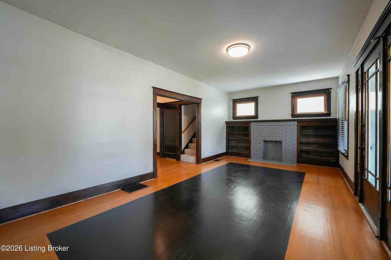 908 Lydia St - Photo 5 of 36