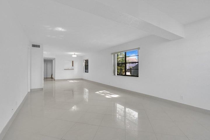 2900 Southwest 22nd Avenue - Photo 6 of 9