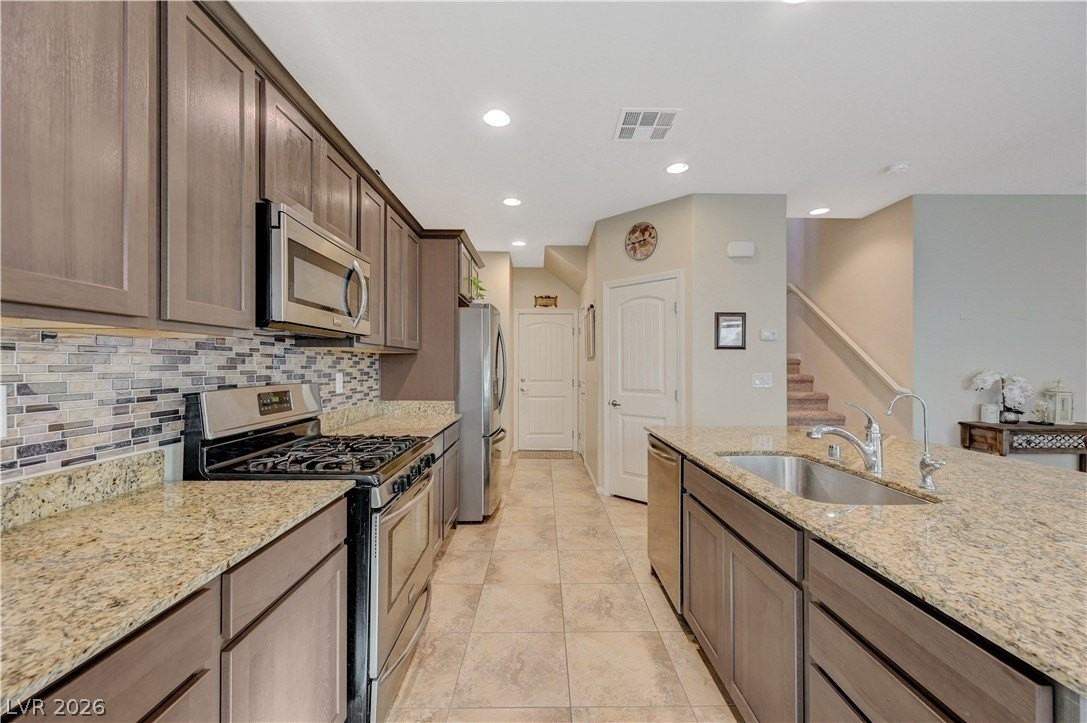 9229 Fire Rose St - Photo 5 of 38