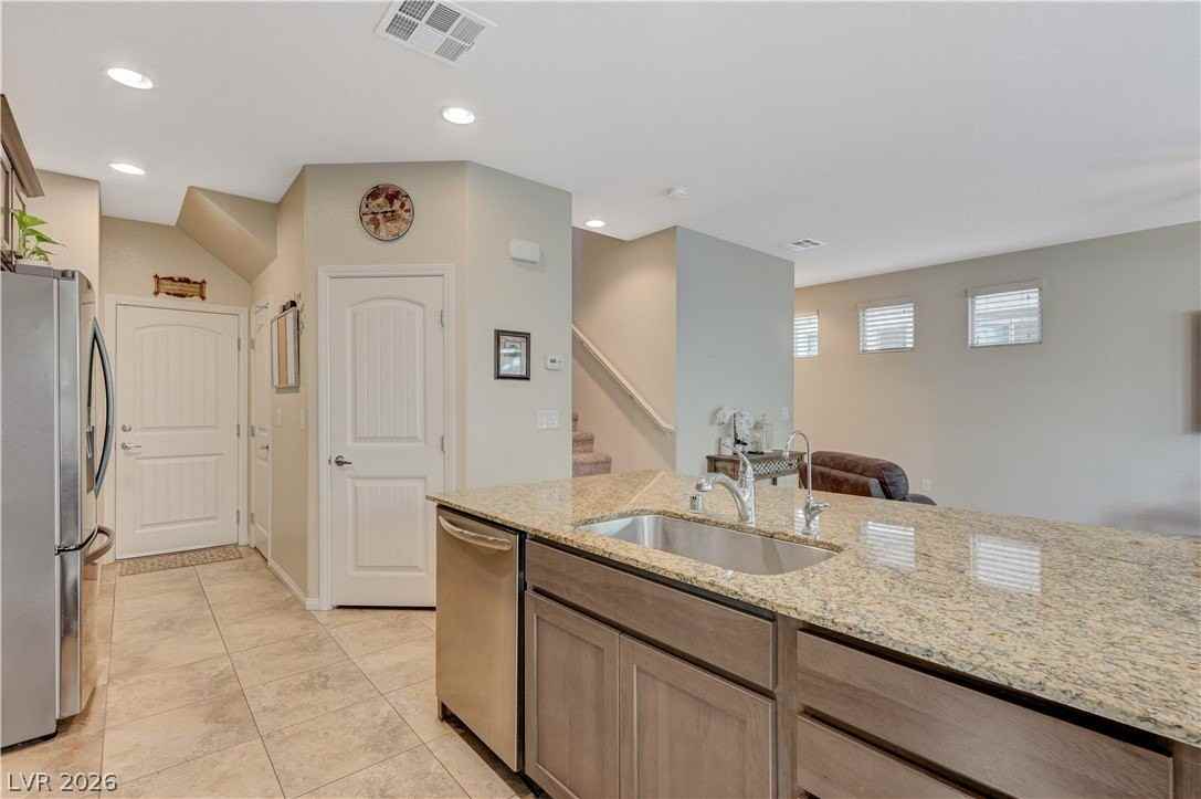 9229 Fire Rose St - Photo 6 of 38