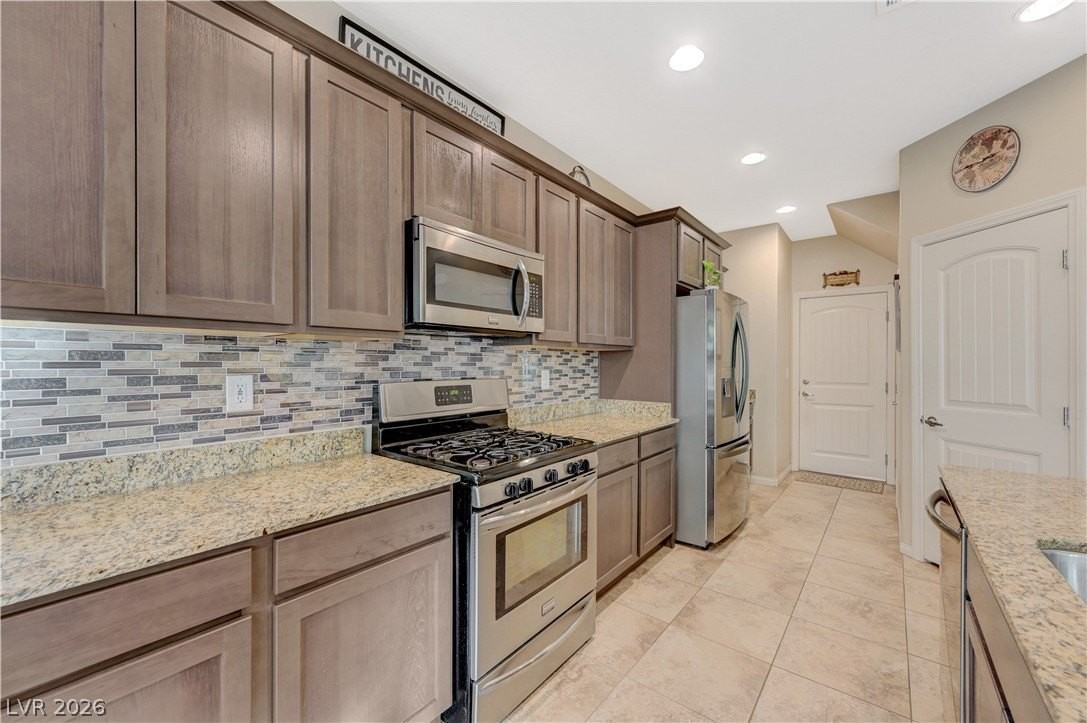 9229 Fire Rose St - Photo 7 of 38