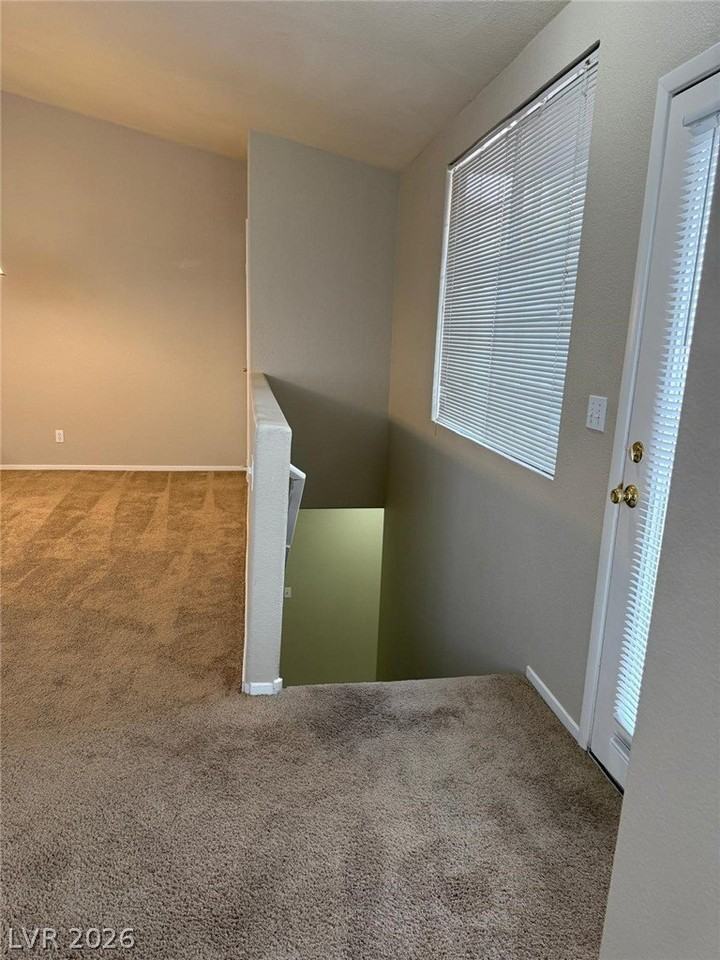 1401 Seward St #202 - Photo 7 of 18